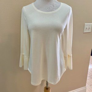 Chico's top 3/4 pleaded flare sleeve